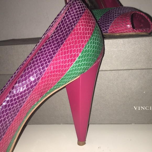 Vince Camuto Oaks Peep toe Pump - Picture 6 of 7